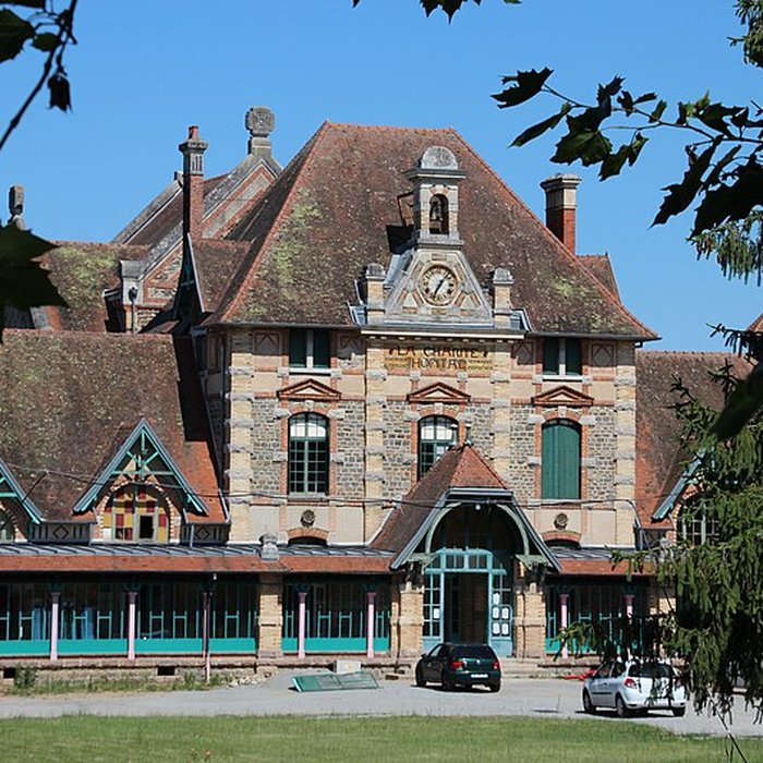 Photo de Hôpital de la Charité de Lavault-Sainte-Anne