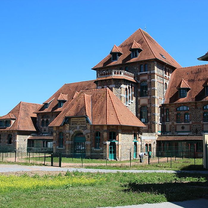 Photo de Hôpital de la Charité de Lavault-Sainte-Anne