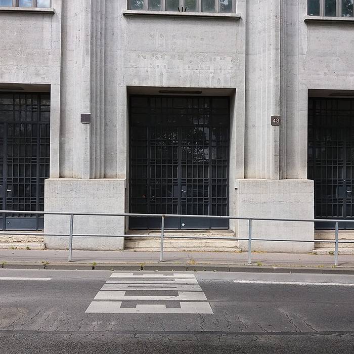 Photo de Ex scuola di tessitura, attualmente insegnamento liceo tecnico