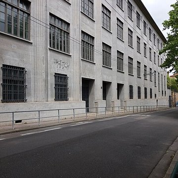 Ancienne école de tissage, actuellement lycée technique denseignement