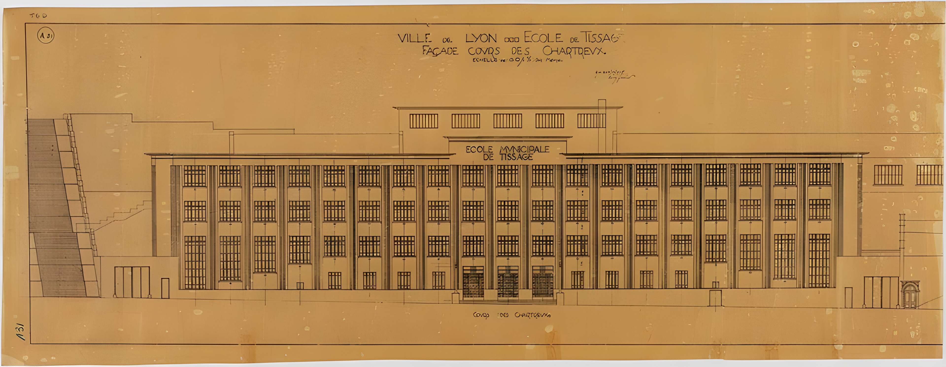 Ancienne école de tissage, actuellement lycée technique d'enseignement