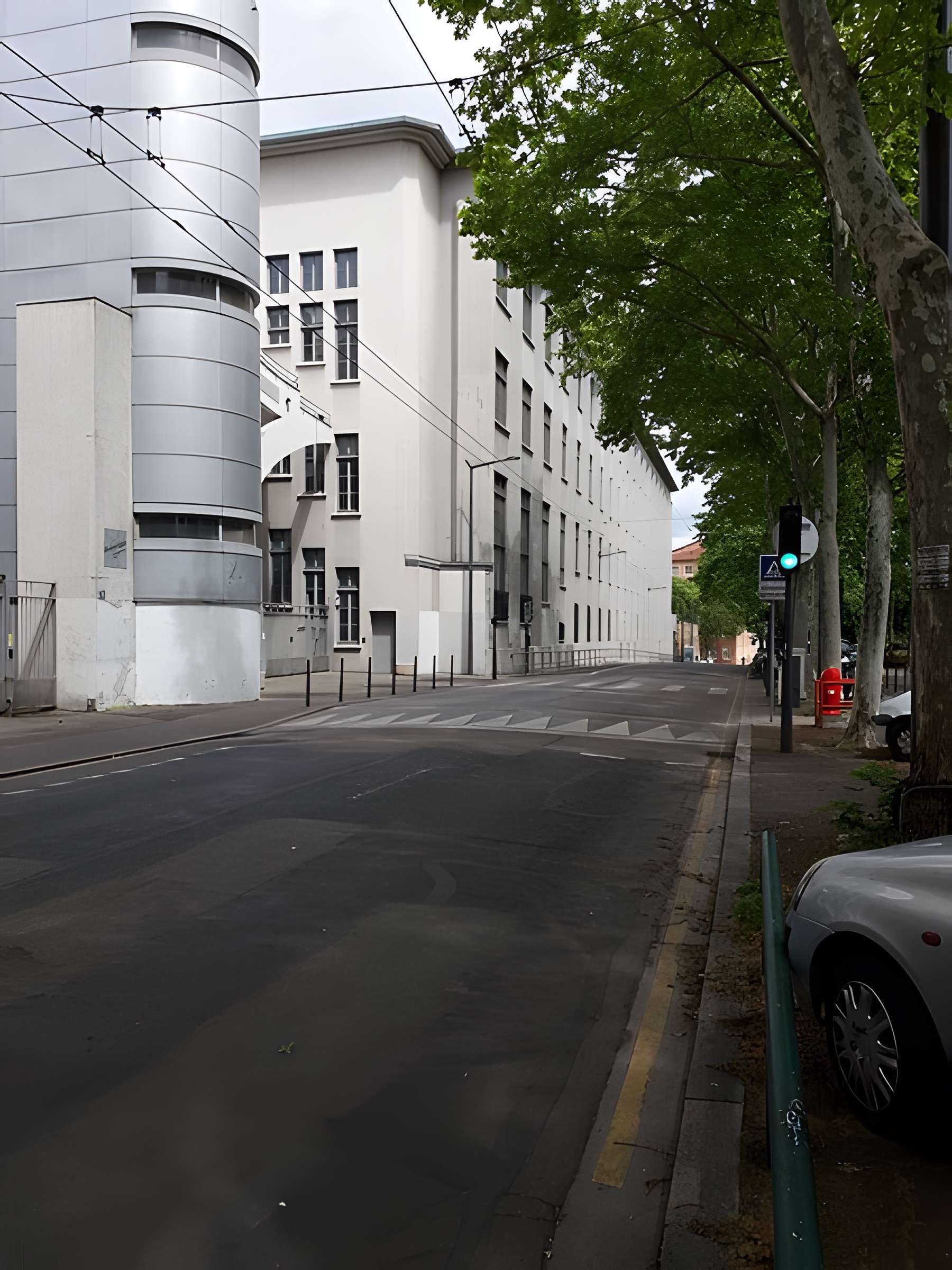Ancienne école de tissage, actuellement lycée technique d'enseignement
