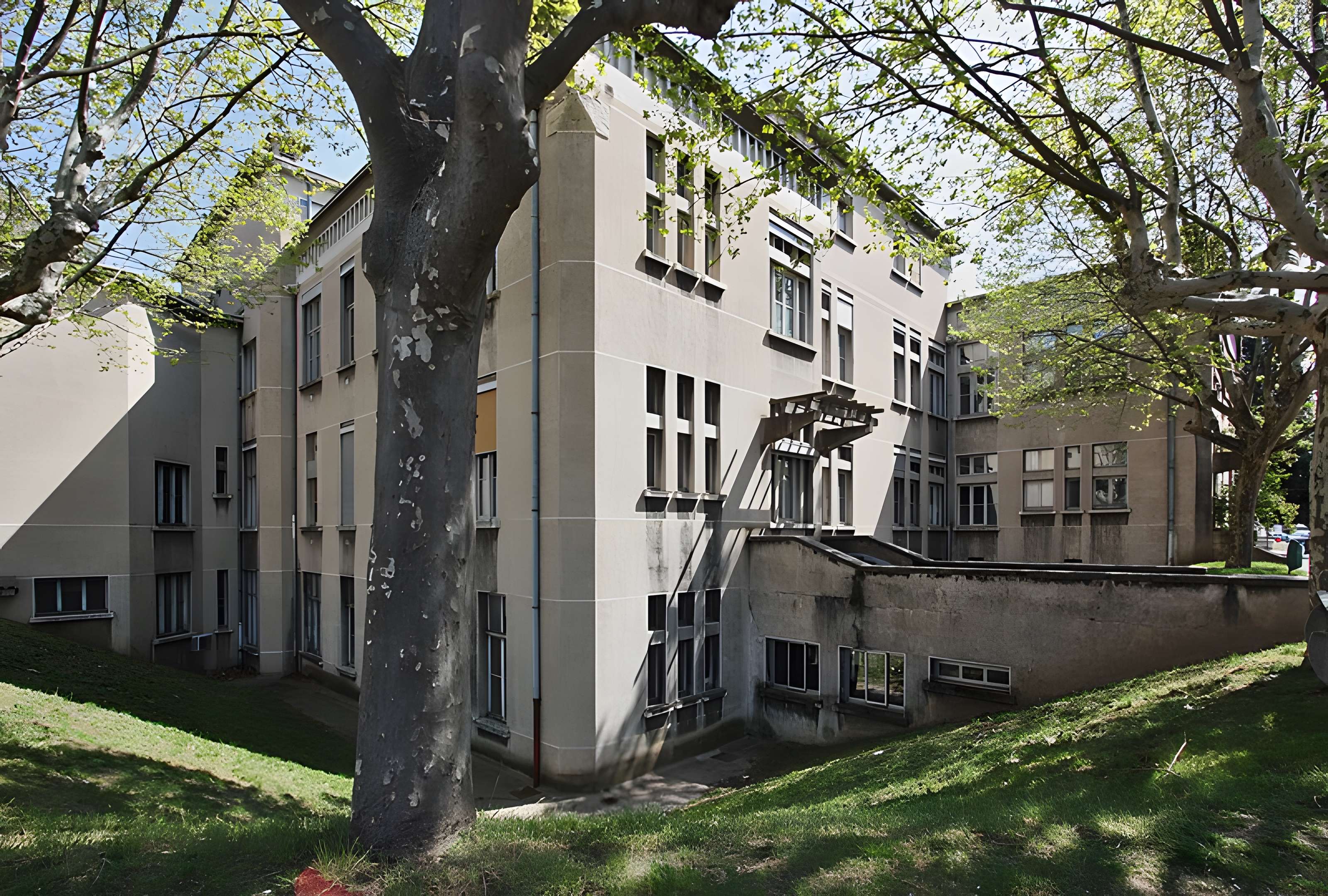 Hôpital Edouard Herriot ou hôpital de Grange-Blanche