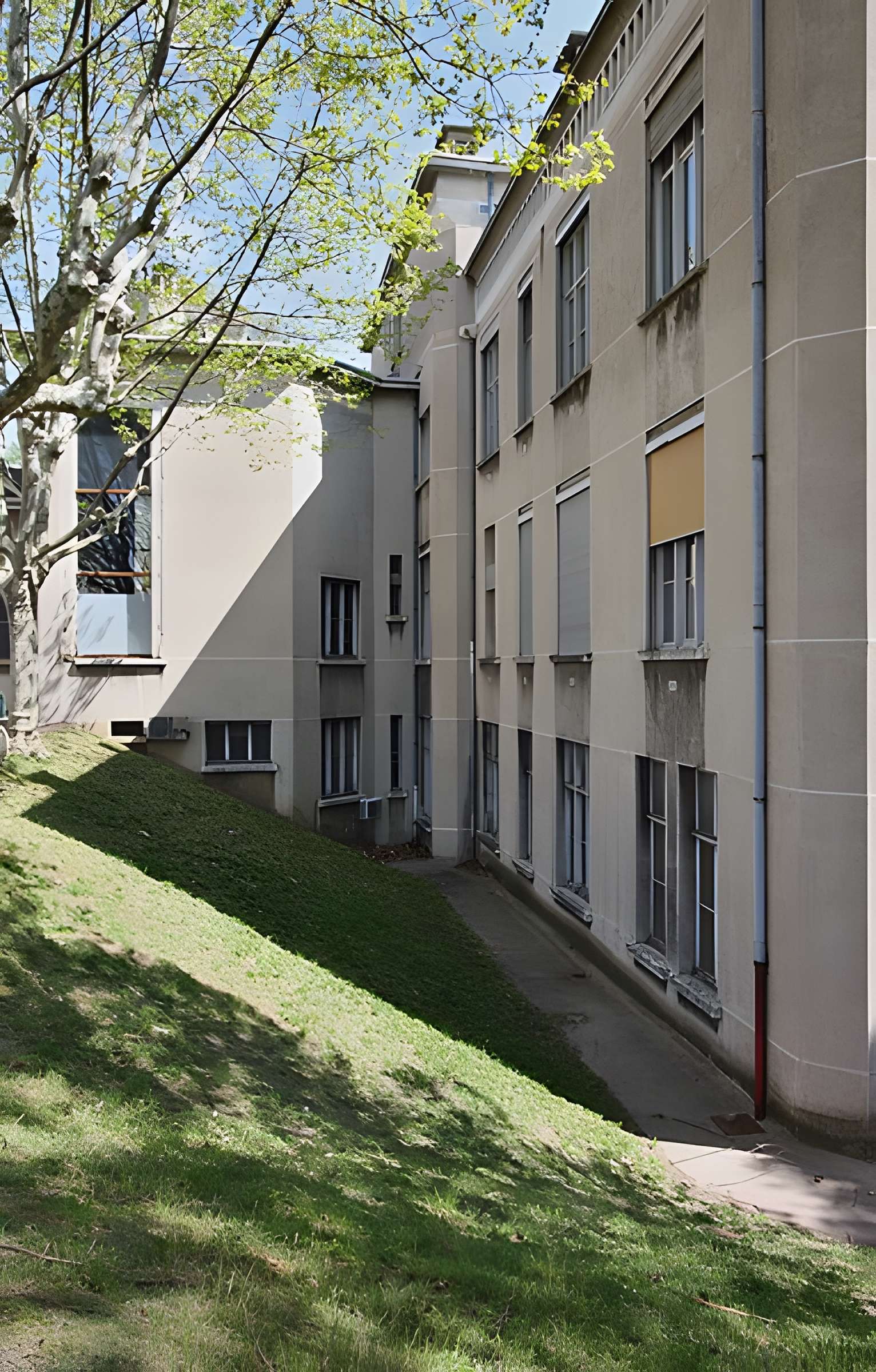 Hôpital Edouard Herriot ou hôpital de Grange-Blanche