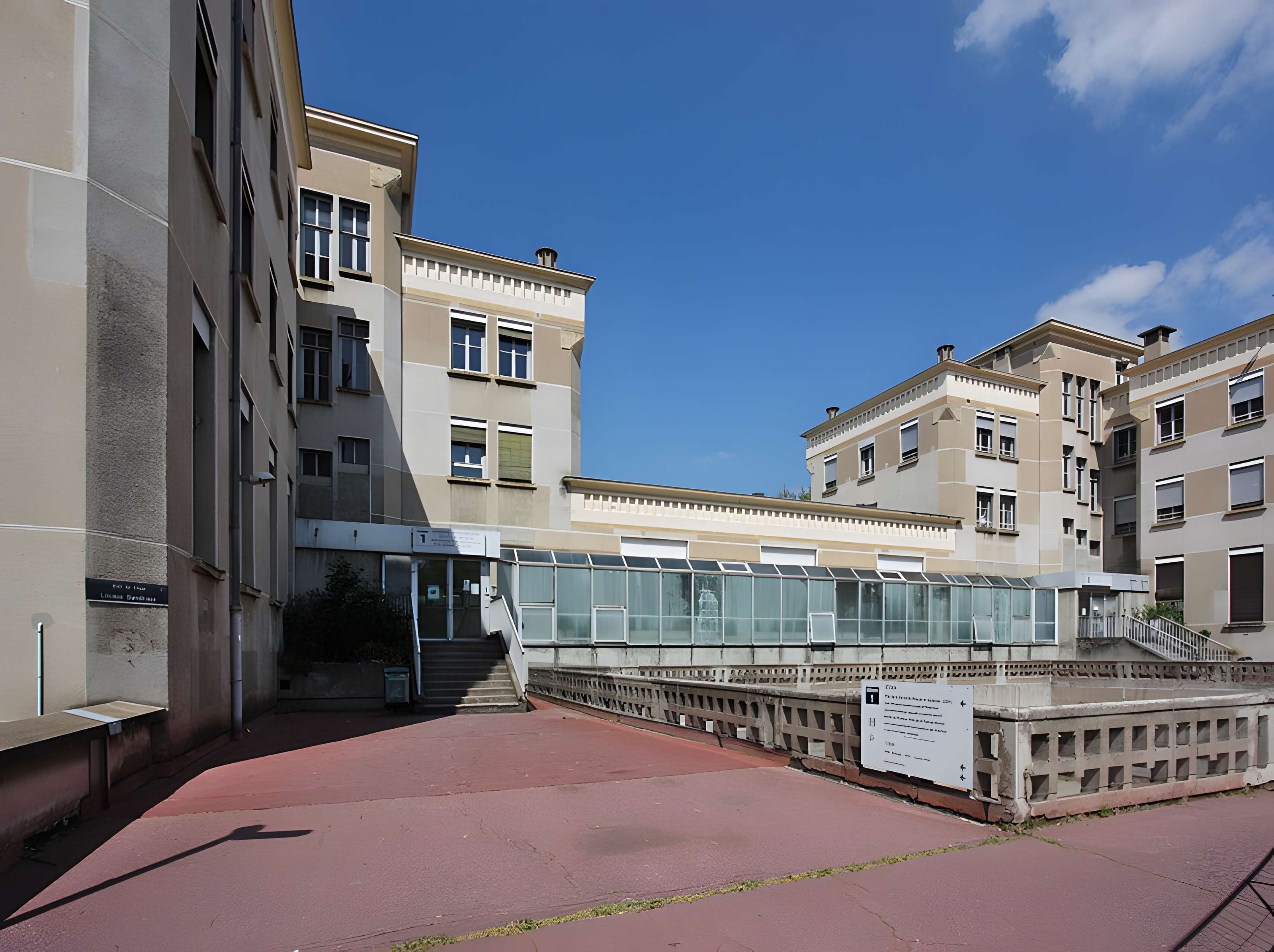Hôpital Edouard Herriot ou hôpital de Grange-Blanche
