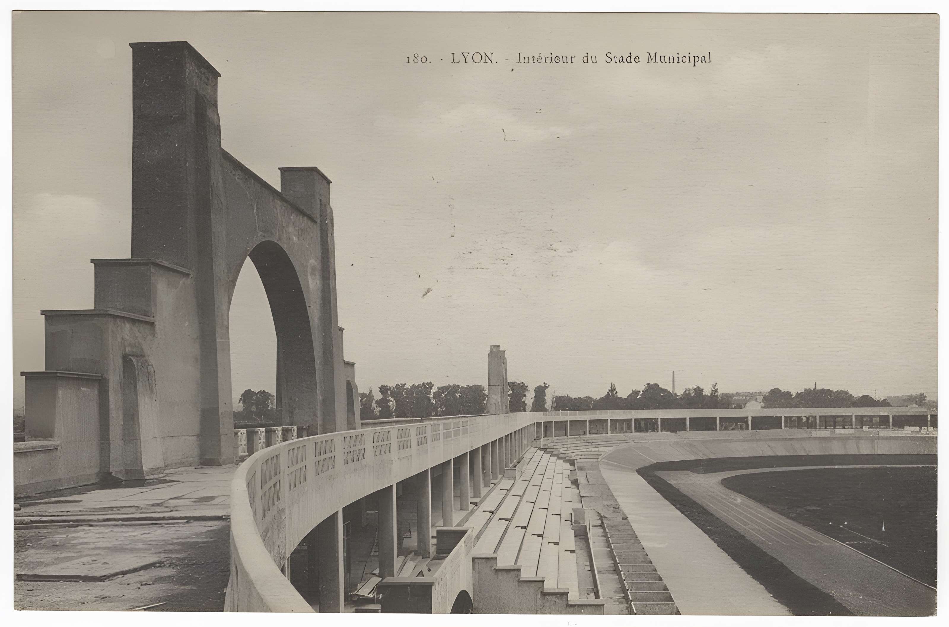 Stade municipal dit stade Gerland
