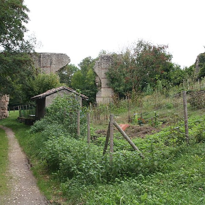 Photo de Aqueduc gallo-romain du Gier dit aussi du Mont Pilat également sur communes de Brignais, Chaponost, Lyon, Sainte-Foy-lès Lyon, Soucieu-en-Jarrest