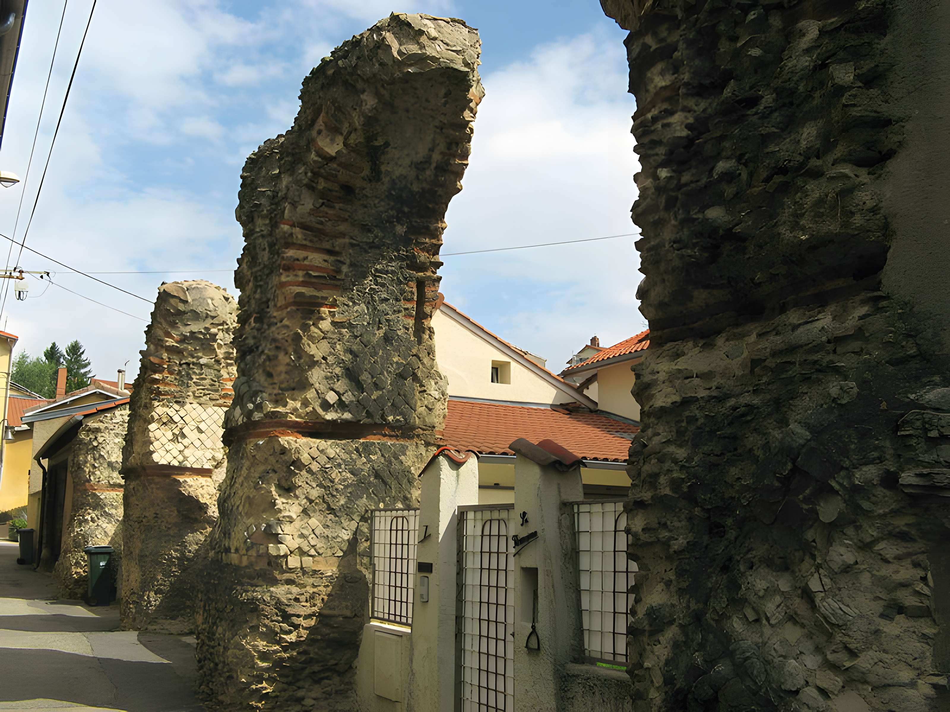 Aqueduc dit du chemin de Narcel