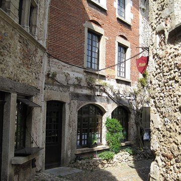 Hostellerie du Vieux Pérouges