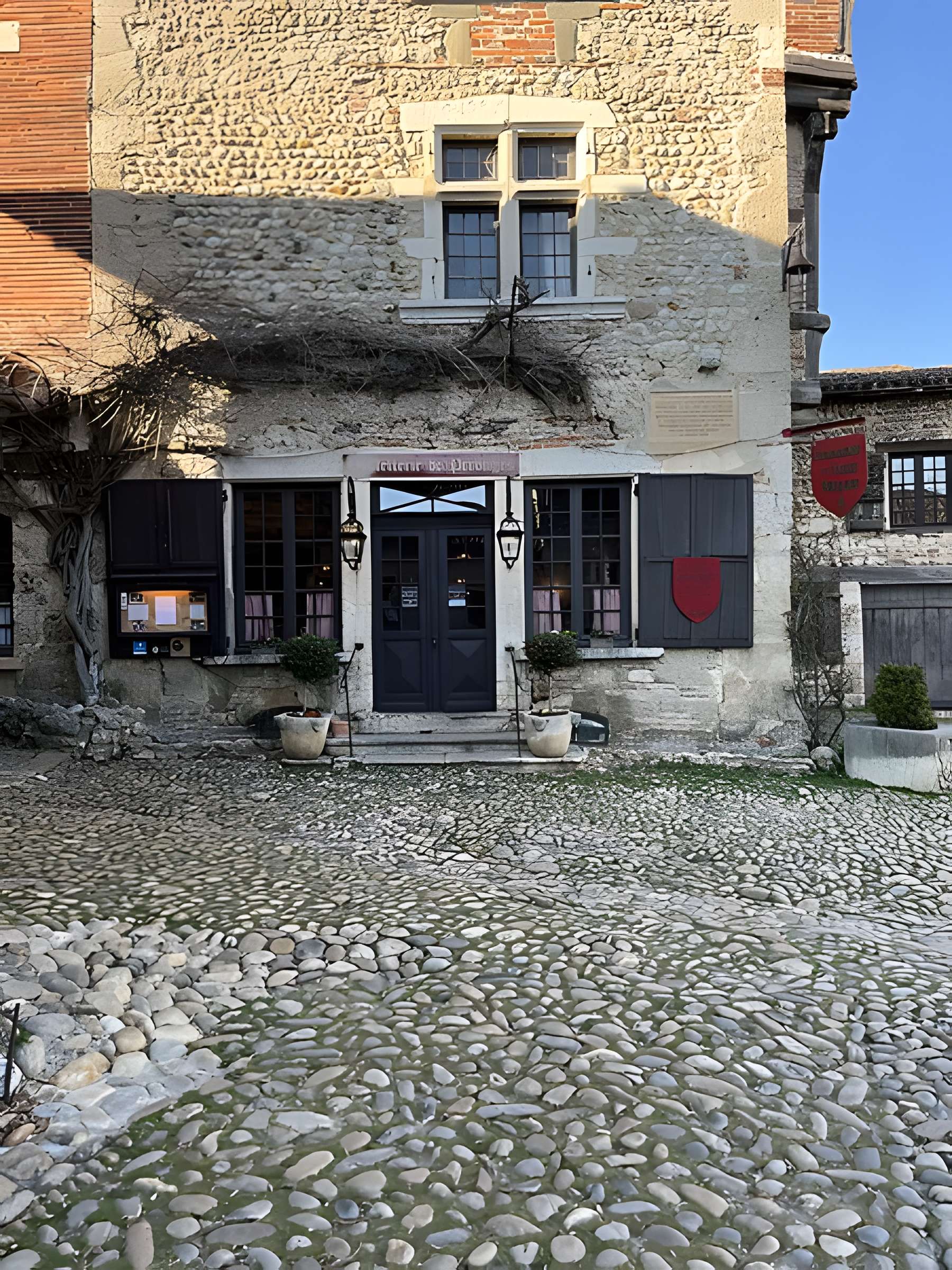 Hostellerie du Vieux Pérouges