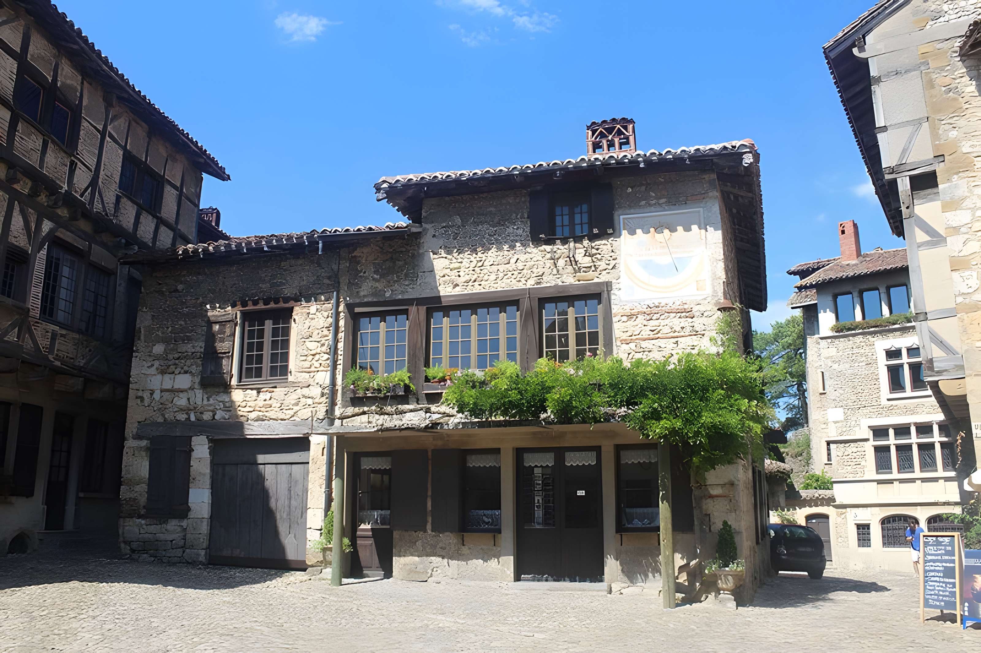 Hostellerie du Vieux Pérouges