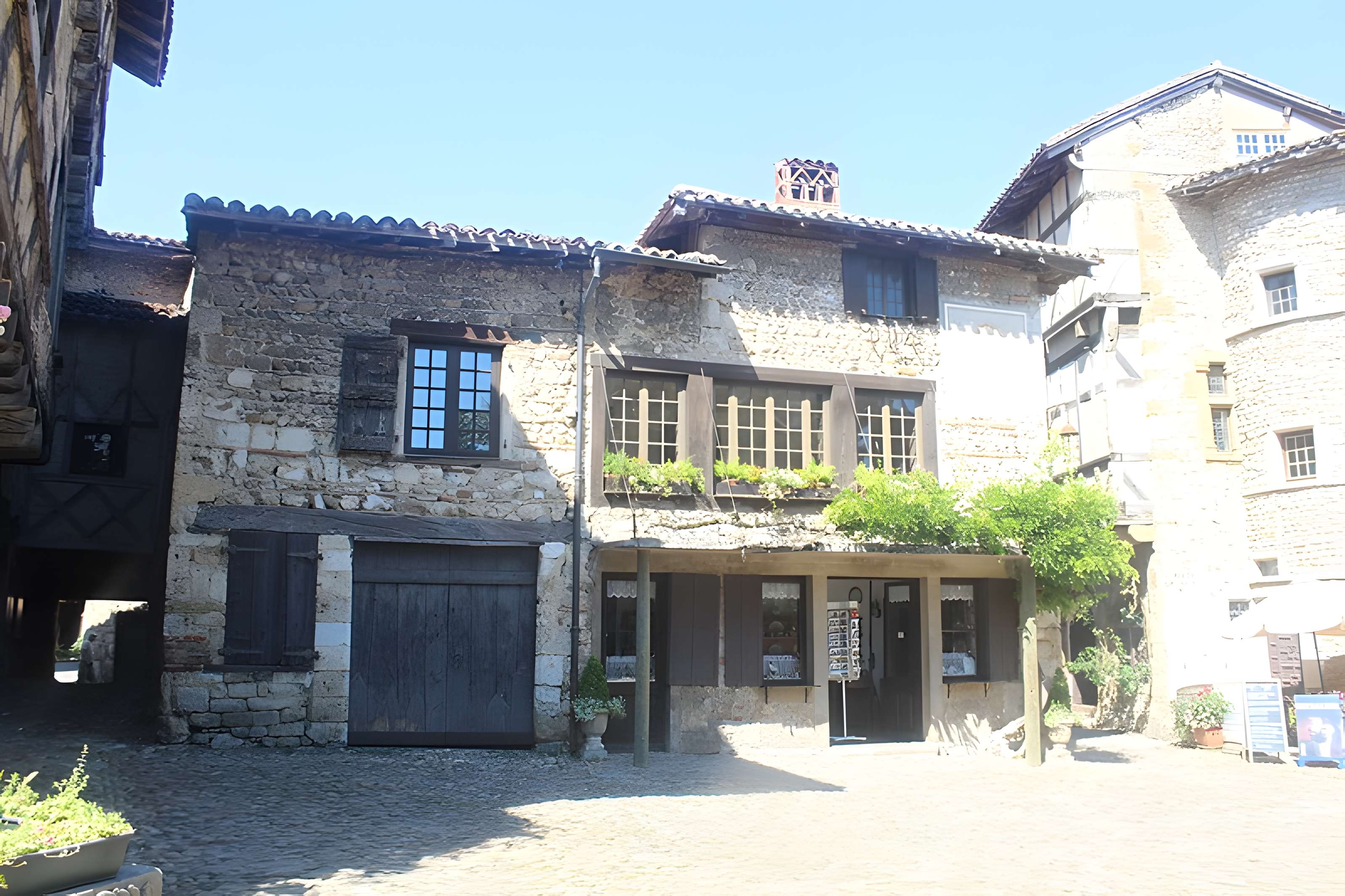 Hostellerie du Vieux Pérouges