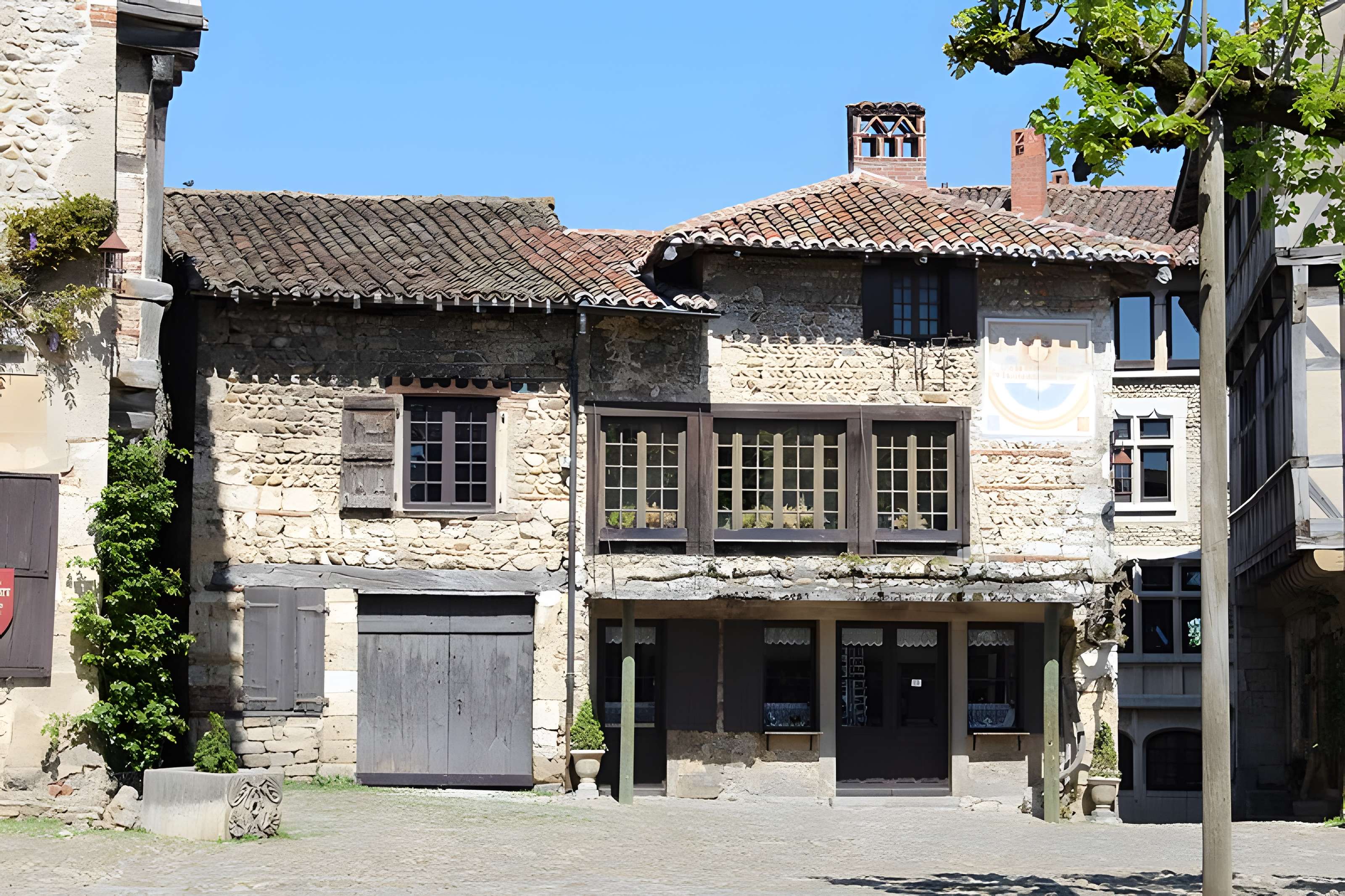 Hostellerie du Vieux Pérouges