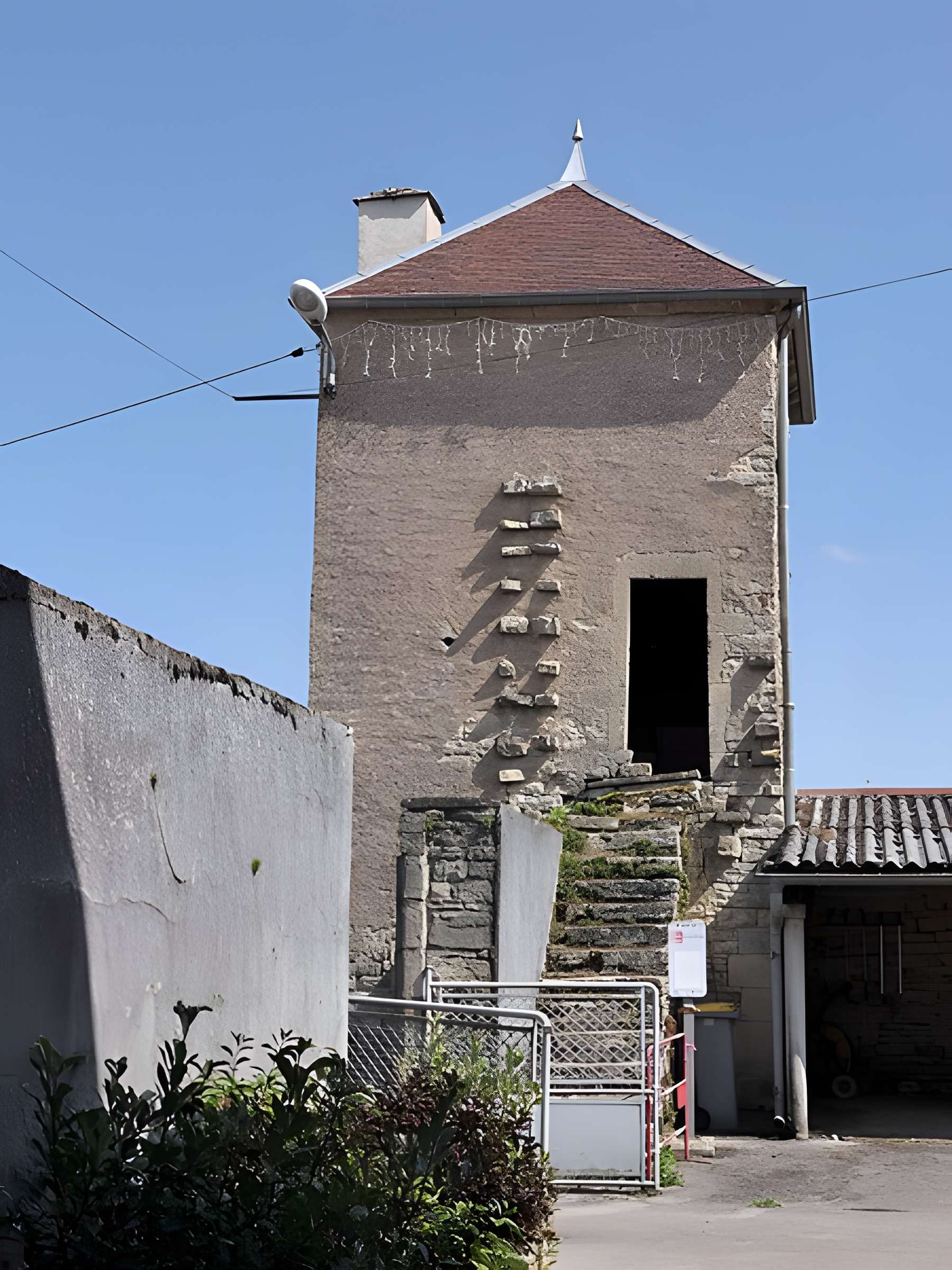 Ancienne maison forte, actuelle mairie