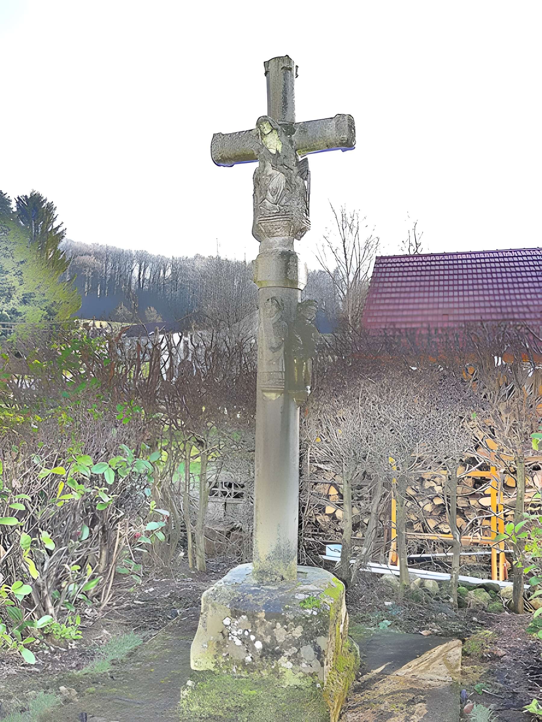 Croix de calvaire au hameau de Blanzey-Haut