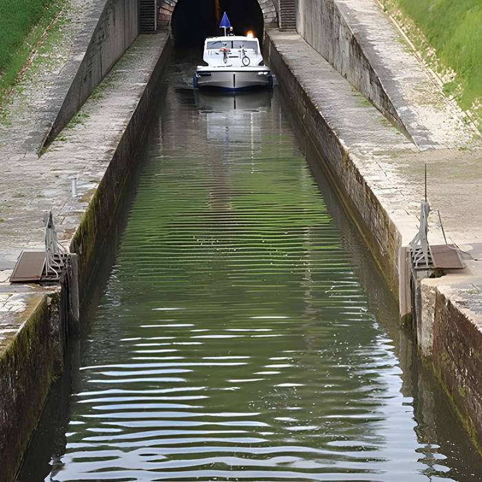 Photo de Canal souterrain de Saint-Albin également sur commune dOvanches