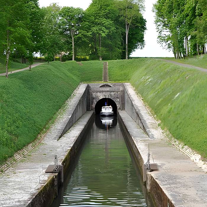 Photo de Canal souterrain de Saint-Albin également sur commune dOvanches