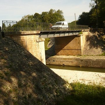 Canal souterrain de Saint-Albin également sur commune dOvanches