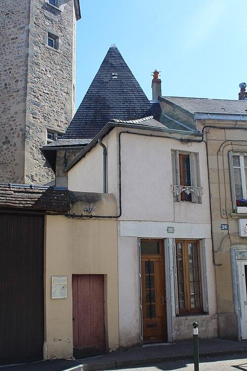 Maison Chareyre contiguë à la tour de Marchaux