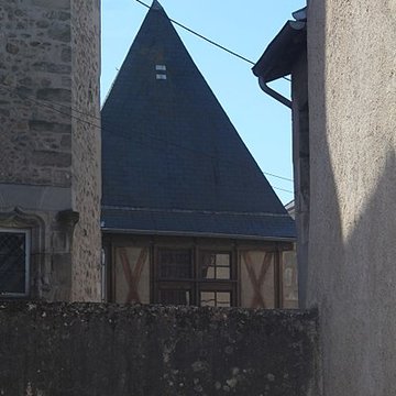 Maison Chareyre contiguë à la tour de Marchaux
