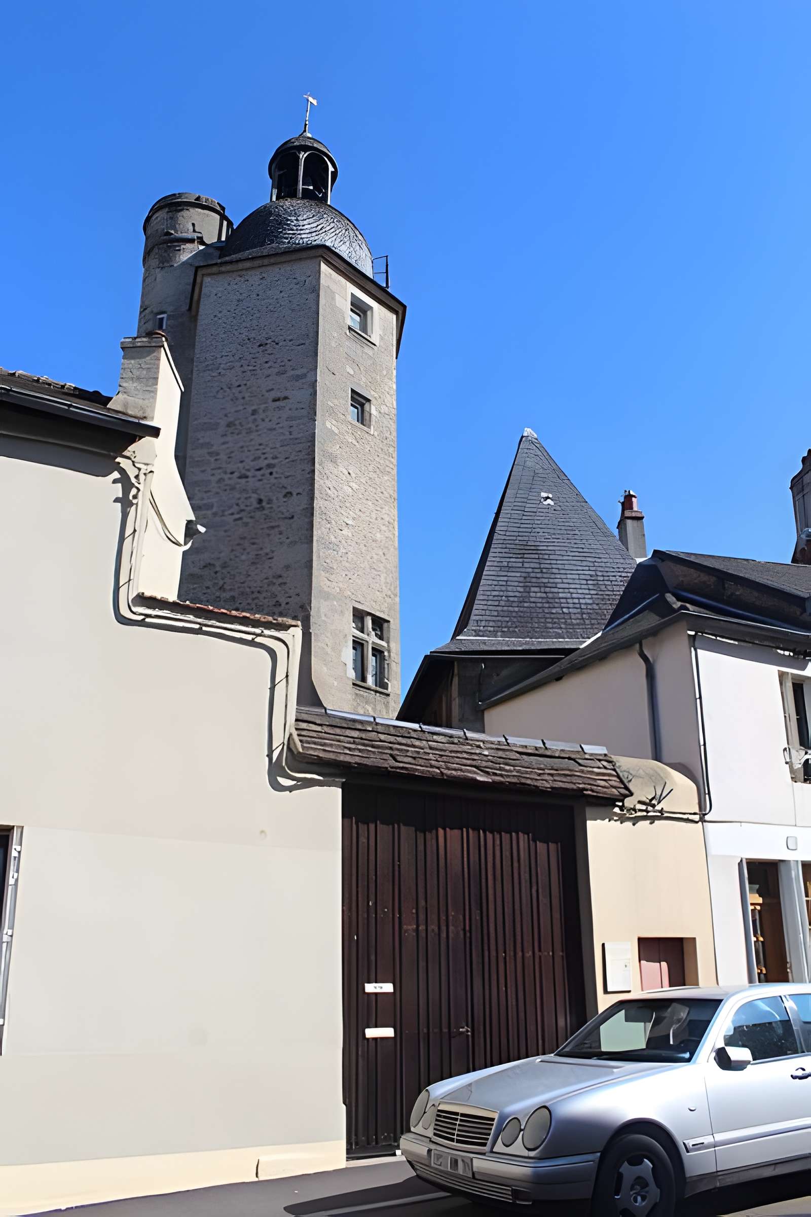 Maison Chareyre contiguë à la tour de Marchaux