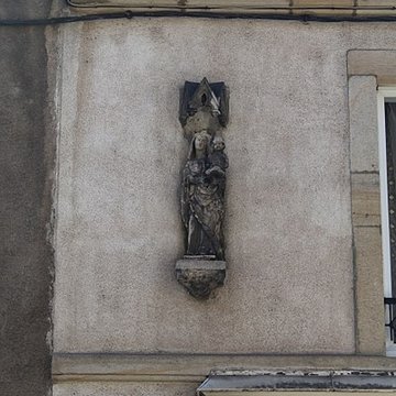 Statue de la Vierge à lenfant