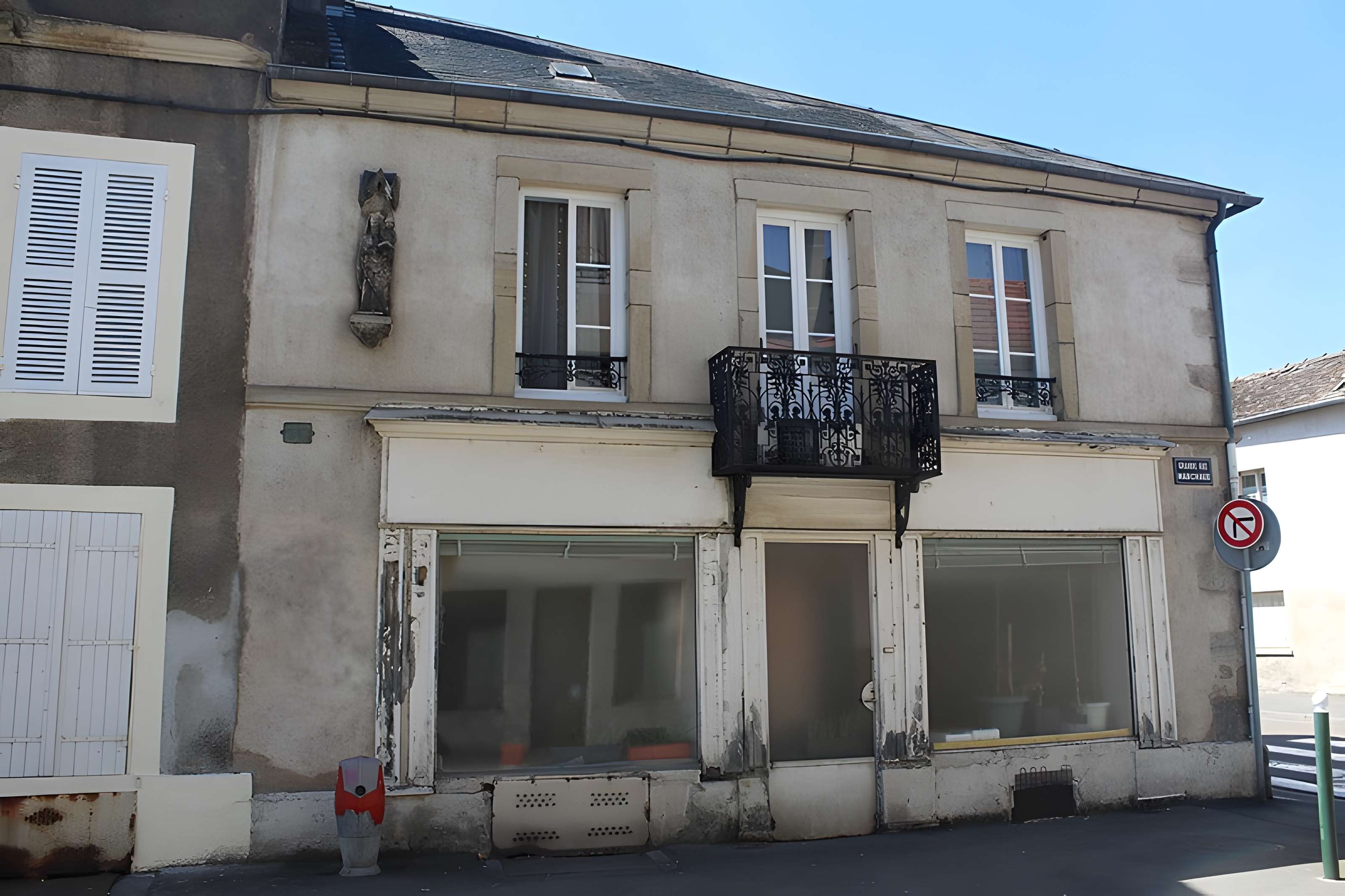 Statue de la Vierge à l'enfant