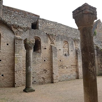 Eglise Saint-Hippolyte ruines