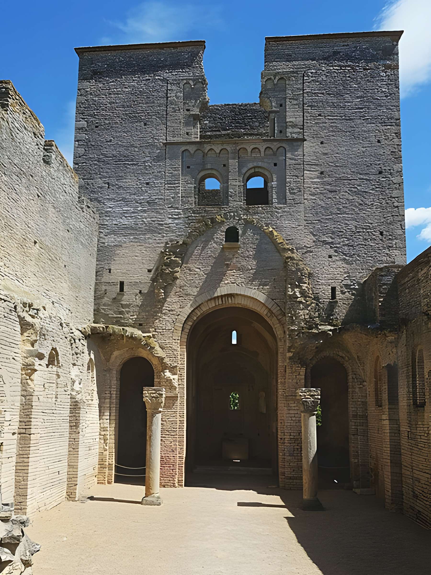 Eglise Saint-Hippolyte (ruines)