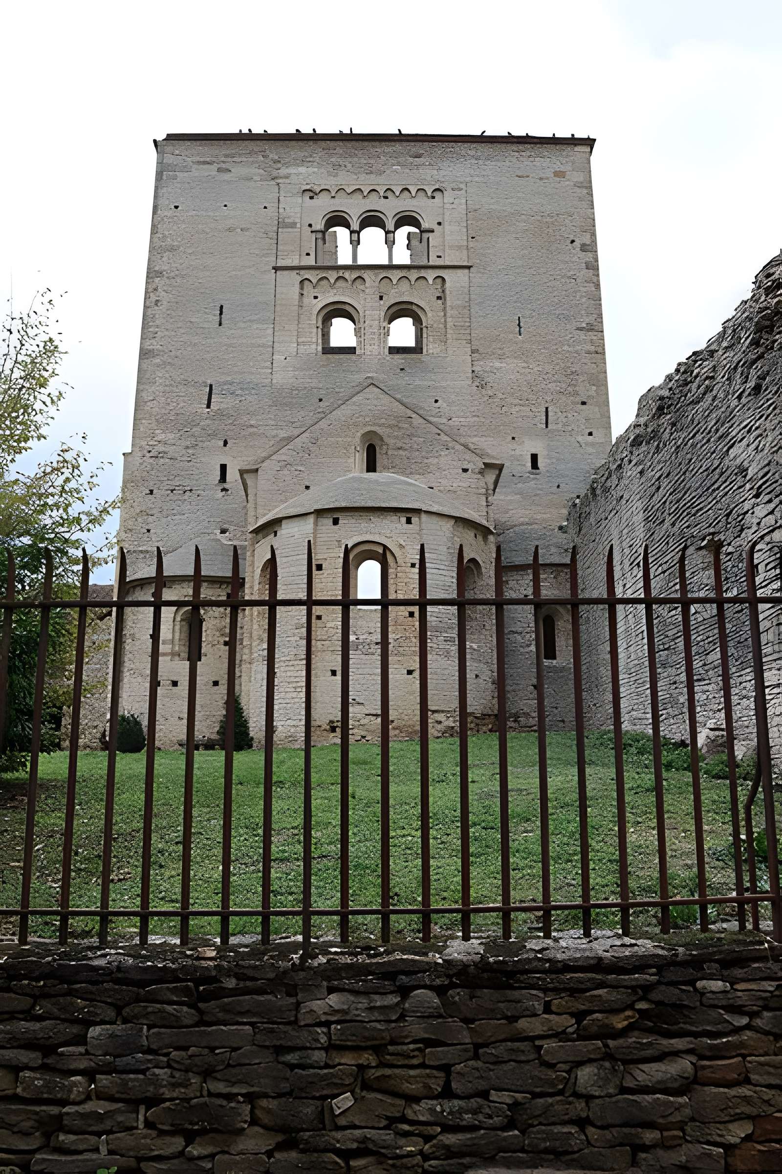 Eglise Saint-Hippolyte (ruines)