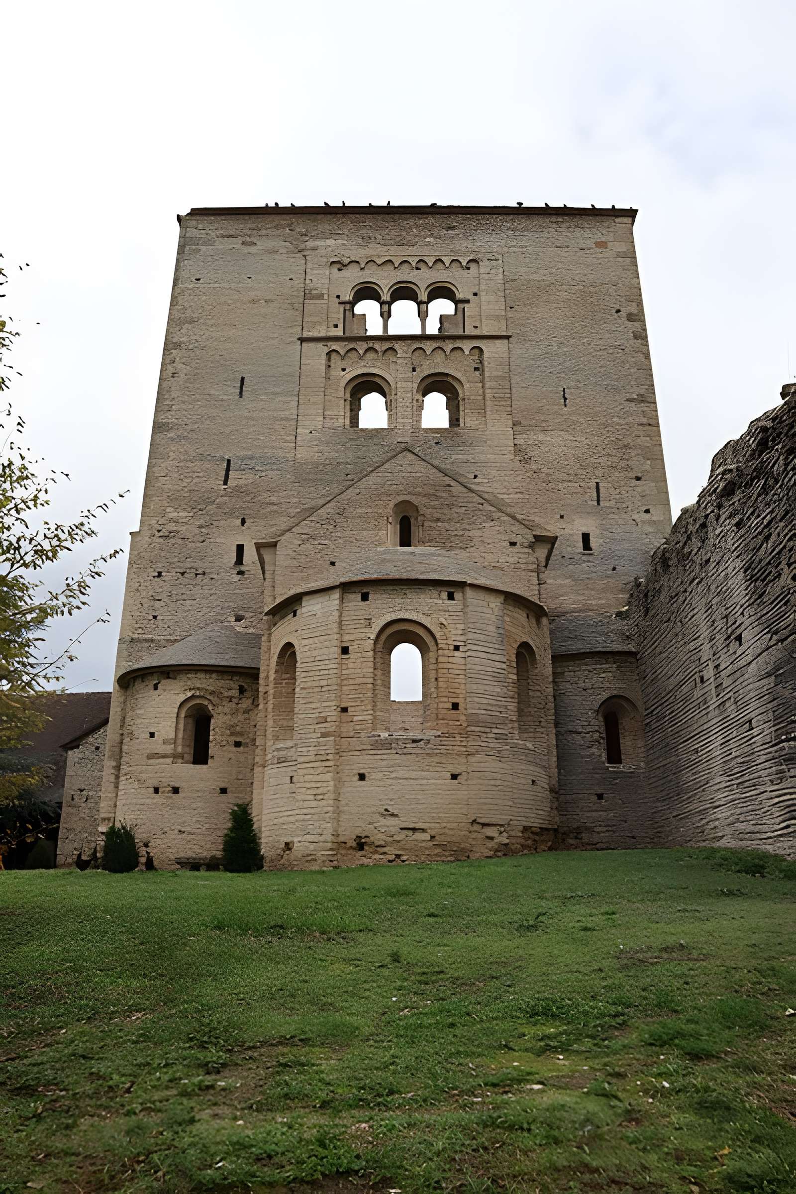 Eglise Saint-Hippolyte (ruines)