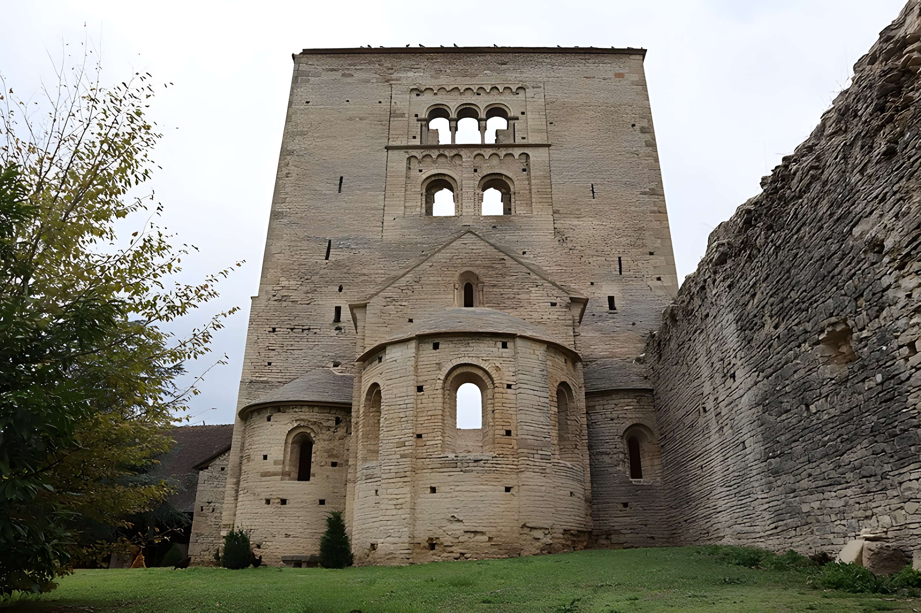 Eglise Saint-Hippolyte (ruines)