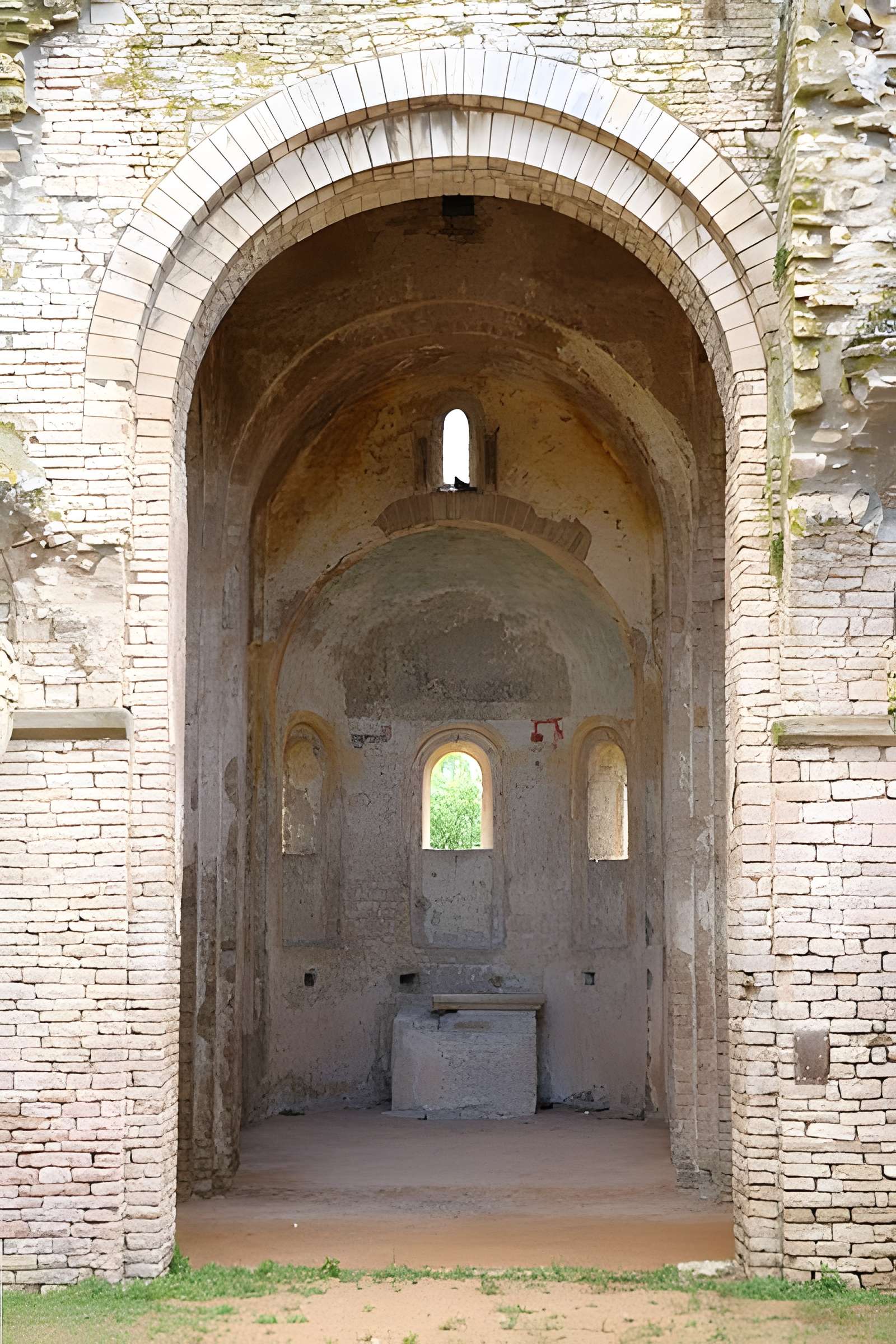 Eglise Saint-Hippolyte (ruines)