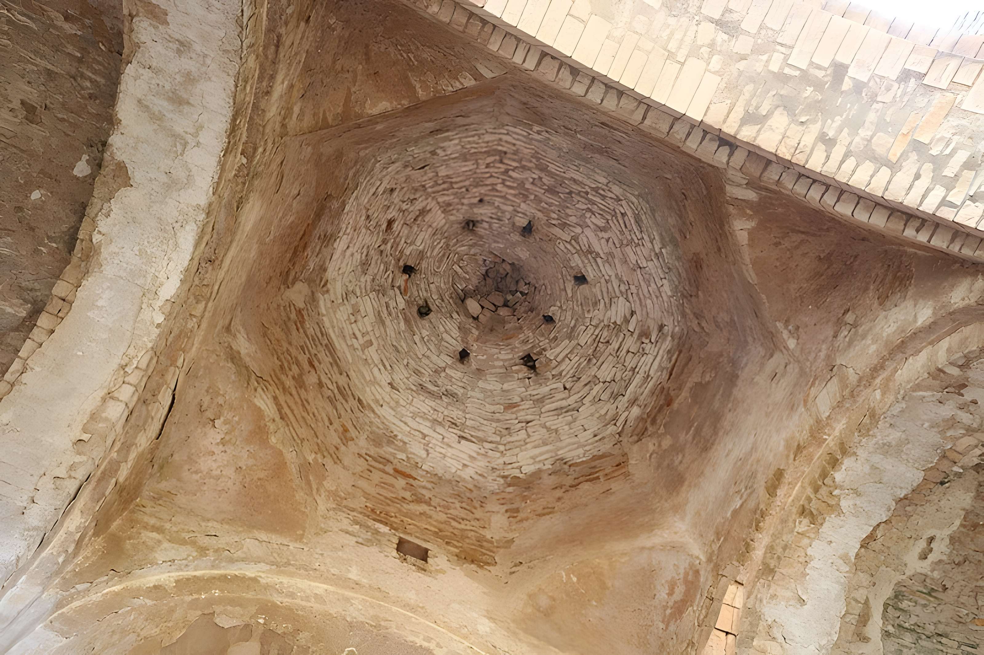 Eglise Saint-Hippolyte (ruines)