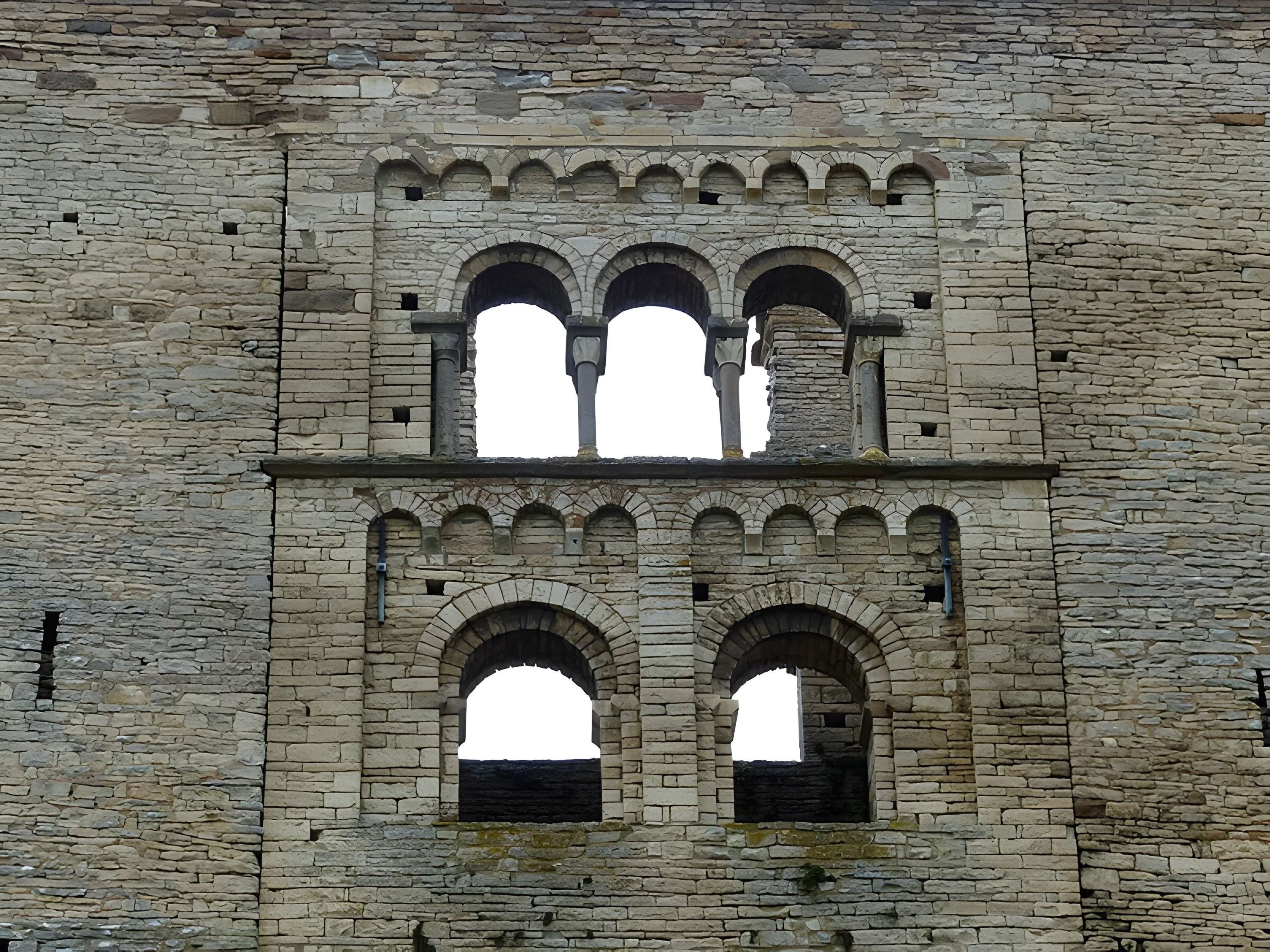 Eglise Saint-Hippolyte (ruines)