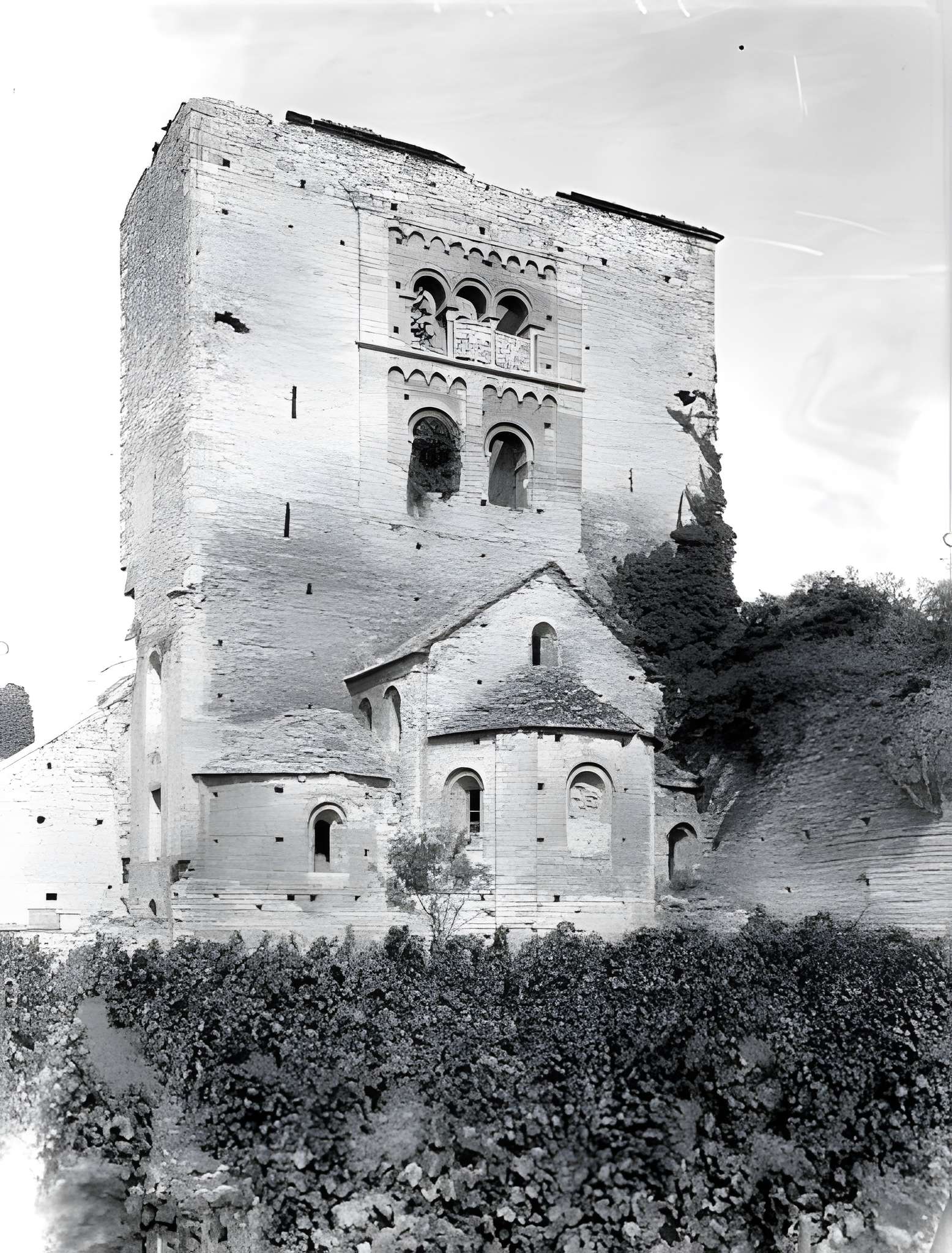 Eglise Saint-Hippolyte (ruines)