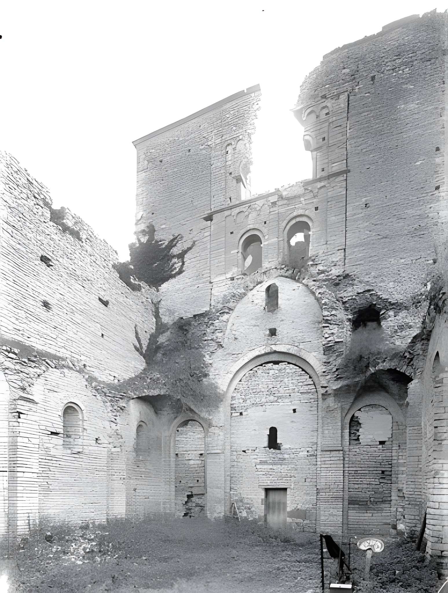Eglise Saint-Hippolyte (ruines)