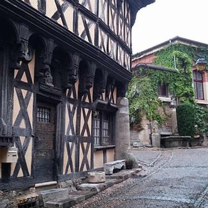 Photo de Maison dite Maison Sévigné