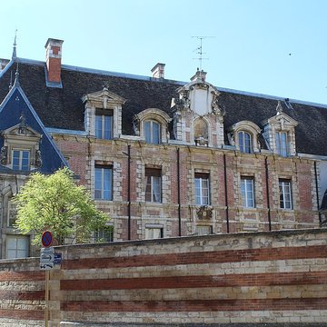 Sous-préfecture ancien hôtel Lantin de Montcoy
