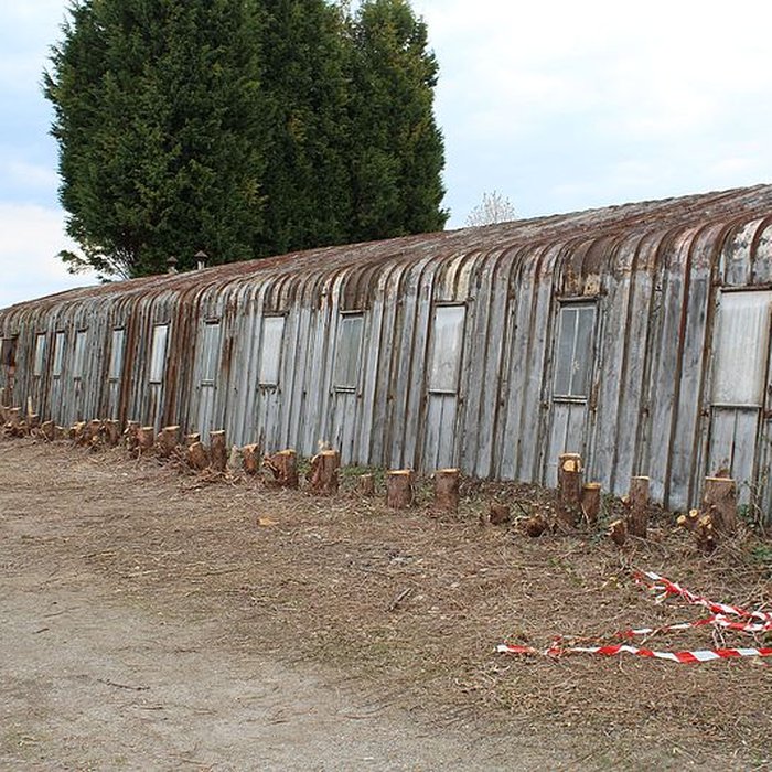 Photo de Pavillons Fillod ou préfabriqués de type parois inclinées