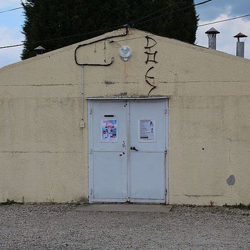 Pavillons Fillod ou préfabriqués de type parois inclinées