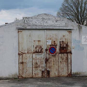 Pavillons Fillod ou préfabriqués de type parois inclinées