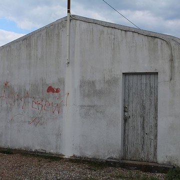 Pavillons Fillod ou préfabriqués de type parois inclinées