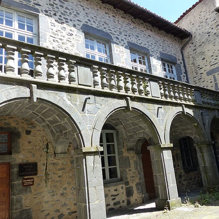 Photo de Hôtel de Lastic à Saint-Flour