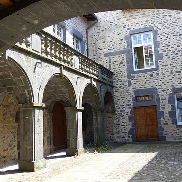 Hôtel de Lastic à Saint-Flour