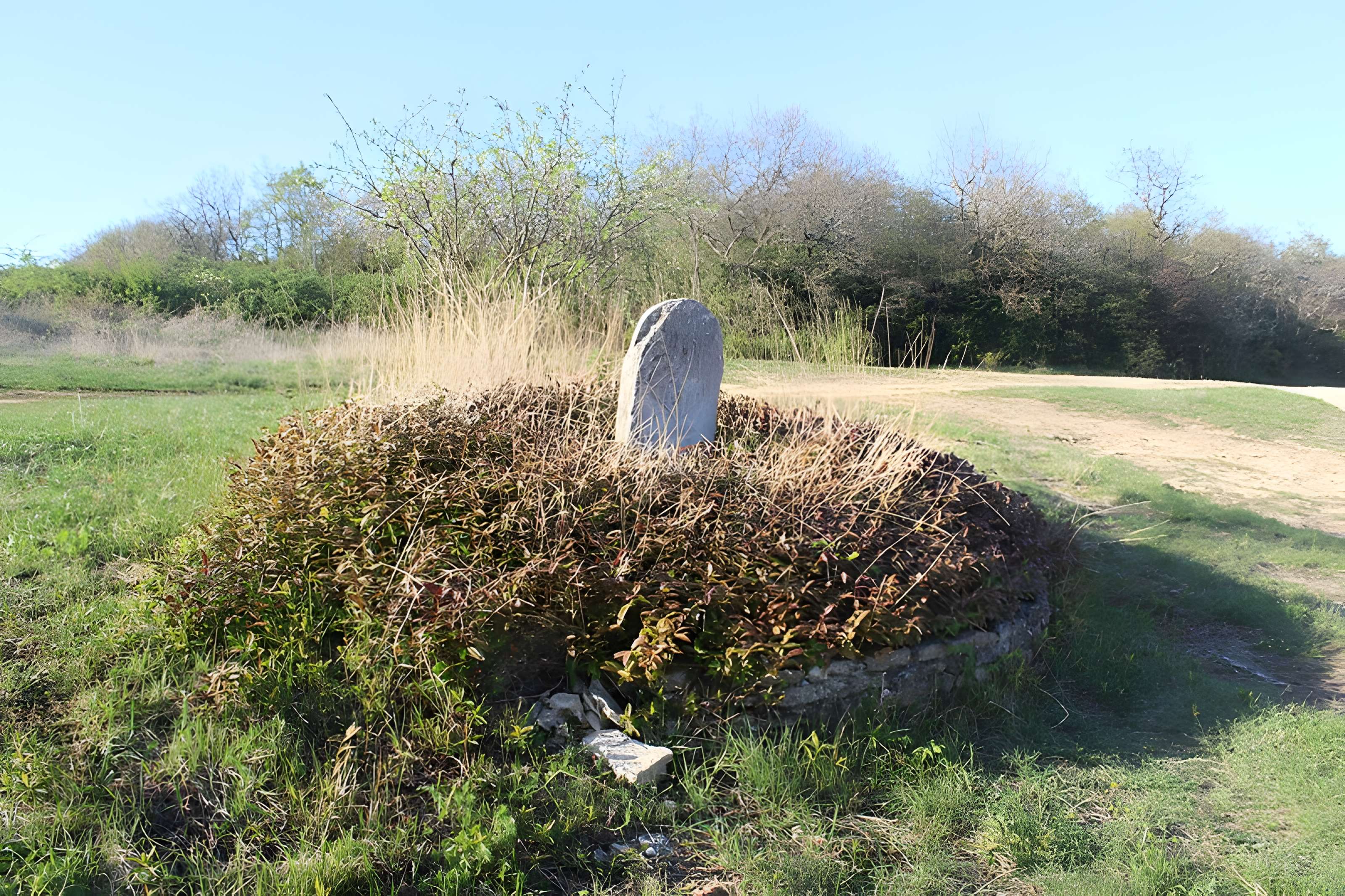 Borne armoriée (également sur commune de Rully)