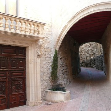Hôtel de Laudun à Aramon