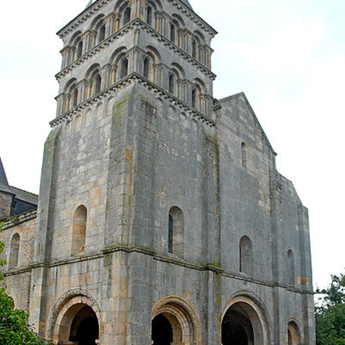 Photo de Eglise Saint-Pierre et Saint-Benoît
