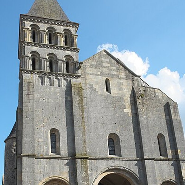 Photo de Eglise Saint-Pierre et Saint-Benoît