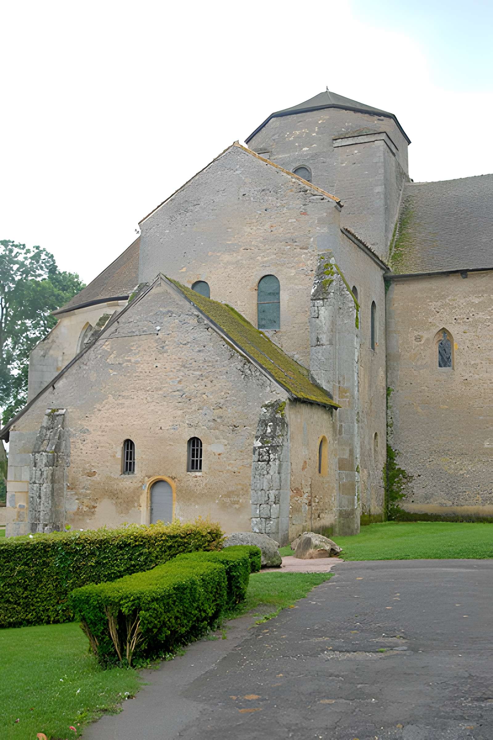 Eglise Saint-Pierre et Saint-Benoît